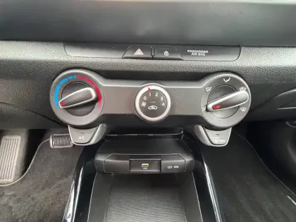 Photo 74 Kia Stonic  1.0 T-GDi 100 ch DCT7