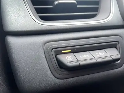 Photo 13 Renault Captur  E-Tech full hybrid 160 ch