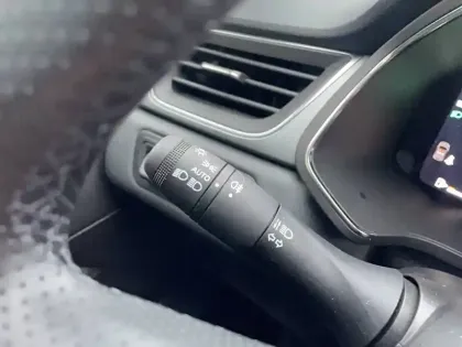 Photo 16 Renault Captur  E-Tech full hybrid 160 ch