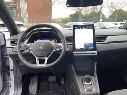 Photo 9 Renault Captur  E-Tech full hybrid 160 ch