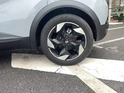 Photo 11 Renault Captur  E-Tech full hybrid 160 ch