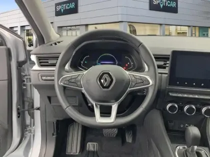 Photo 11 Renault Captur  E-Tech full hybrid 145 Techno