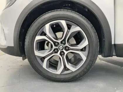 Photo 14 Renault Captur  E-Tech full hybrid 145 Techno