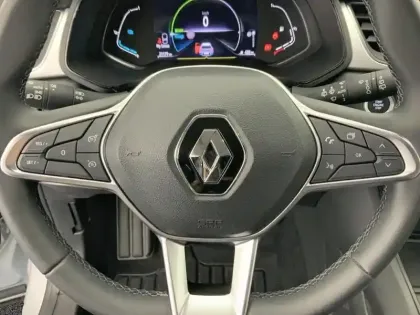 Photo 18 Renault Captur  E-Tech full hybrid 145 Techno