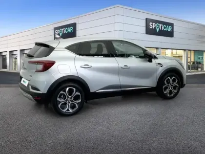 Photo 27 Renault Captur  E-Tech full hybrid 145 Techno