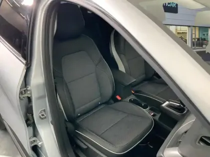 Photo 8 Renault Captur  E-Tech full hybrid 145 Techno