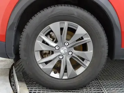 Photo 8 Peugeot 2008  e- 136ch Style