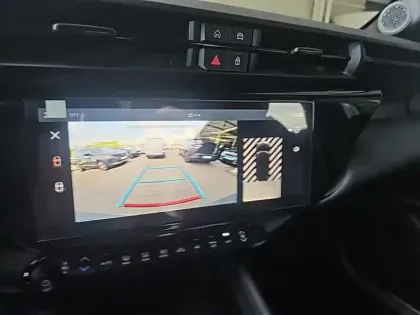 Photo 13 Alfa Romeo Junior  1.2 Ibrida 145ch Speciale e-DCT6