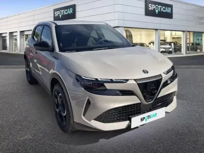 Photo 2 Alfa Romeo Junior  1.2 Ibrida 145ch Speciale e-DCT6