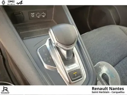 Photo 10 Renault Captur  1.6 E-Tech hybride rechargeable 160ch Intens -21