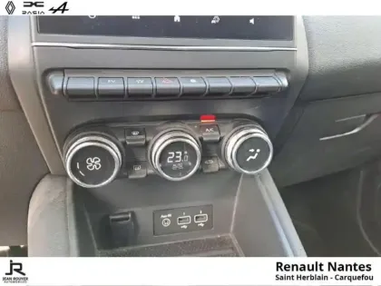 Photo 11 Renault Captur  1.6 E-Tech hybride rechargeable 160ch Intens -21