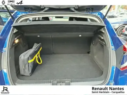 Photo 14 Renault Captur  1.6 E-Tech hybride rechargeable 160ch Intens -21