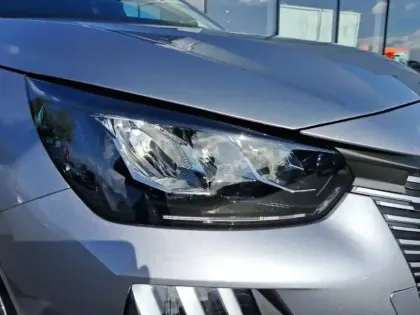 Photo 43 Peugeot 208  Hybrid 110 e-DCS6