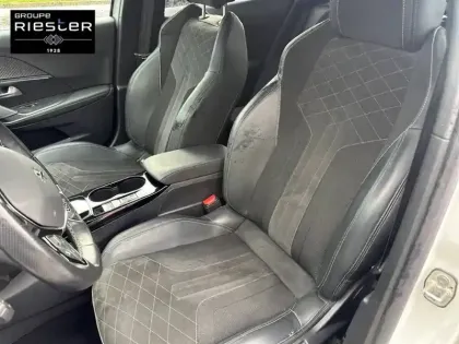 Photo 12 Peugeot 2008  PureTech 155 S&S EAT8