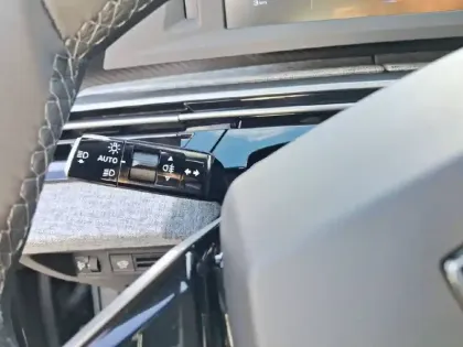 Photo 18 Peugeot 3008  Hybrid 145 e-DCS6