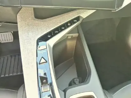 Photo 26 Peugeot 3008  Hybrid 145 e-DCS6