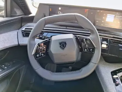 Photo 8 Peugeot 3008  Hybrid 145 e-DCS6