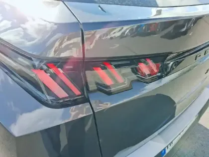 Photo 16 Peugeot 3008  Hybrid 145 e-DCS6