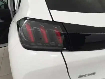 Photo 36 Peugeot 208  PureTech 100 S&S BVM6