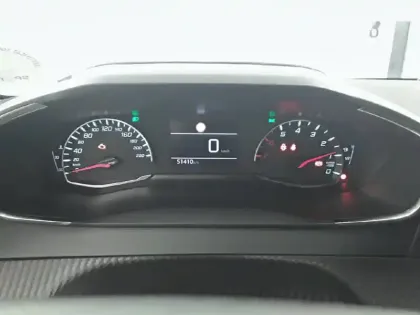 Photo 29 Peugeot 208  PureTech 100 S&S BVM6