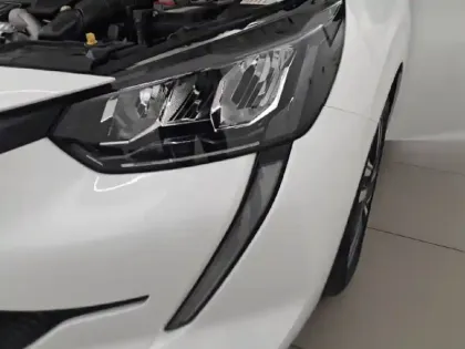 Photo 35 Peugeot 208  PureTech 100 S&S BVM6