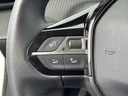 Photo 18 Peugeot 208  PureTech 100 S&S BVM6