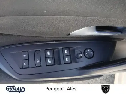 Photo 32 Peugeot 308  PHEV 180 e-EAT8