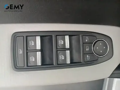 Photo 32 Renault Captur  E-Tech Plug-in 160