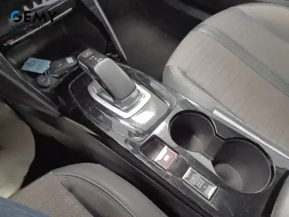 Photo 15 Peugeot 2008  Moteur électrique 136 ch