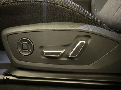 Photo 11 Audi Q3  e-hybrid 272 ch S tronic 6