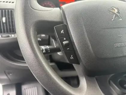 Photo 18 Peugeot Boxer  TOLE 335 L2H2 BLUEHDI 140 S&S PREMIUM