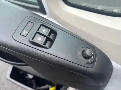 Photo 19 Peugeot Boxer  TOLE 335 L2H2 BLUEHDI 140 S&S PREMIUM