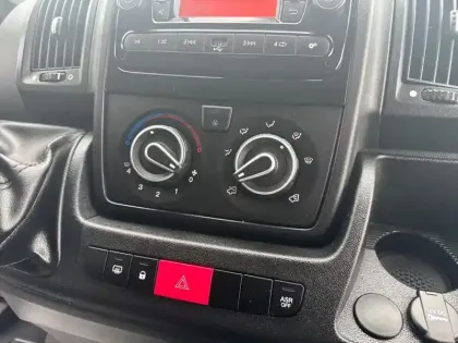 Photo 12 Peugeot Boxer  TOLE 335 L2H2 BLUEHDI 140 S&S PREMIUM