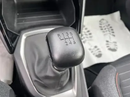 Photo 23 Peugeot 2008  PureTech 100 S&S BVM6 Active