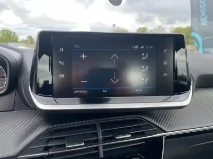 Photo 10 Peugeot 2008  PureTech 100 S&S BVM6 Active