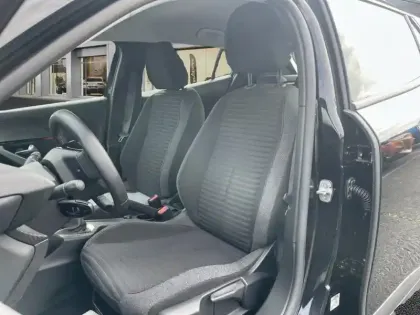 Photo 8 Peugeot 2008  PureTech 100 S&S BVM6 Active