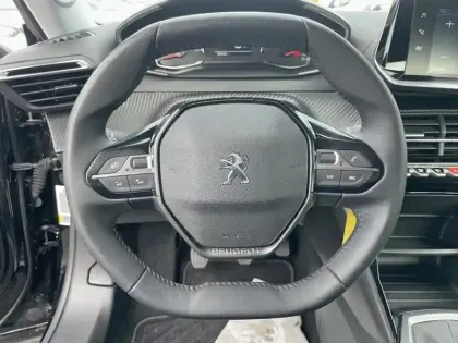 Photo 11 Peugeot 2008  PureTech 100 S&S BVM6 Active