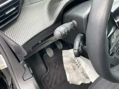 Photo 16 Peugeot 2008  PureTech 100 S&S BVM6 Active