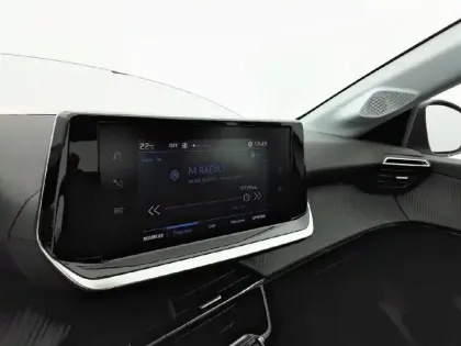 Photo 40 Peugeot 208  PureTech 75 S&S BVM5