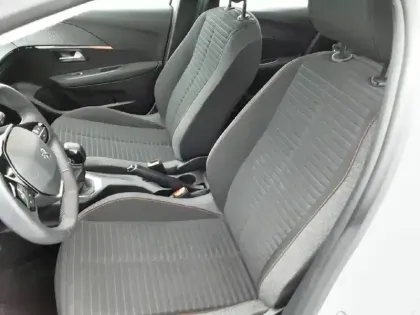 Photo 31 Peugeot 208  PureTech 75 S&S BVM5