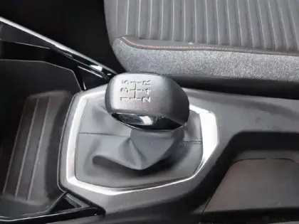 Photo 34 Peugeot 208  PureTech 75 S&S BVM5