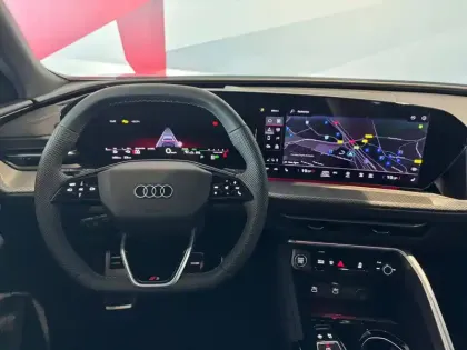 Photo 7 Audi Q5  Sportback e-hybrid 299 ch S tronic 7 Quattro