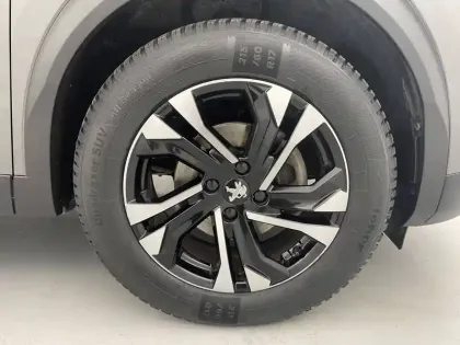 Photo 17 Peugeot 2008  PureTech 130 S&S BVM6