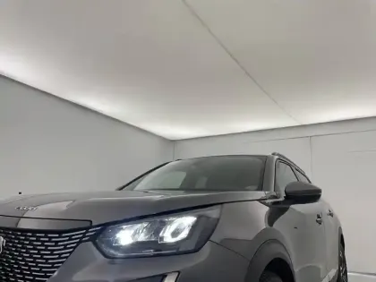 Photo 23 Peugeot 2008  PureTech 130 S&S BVM6