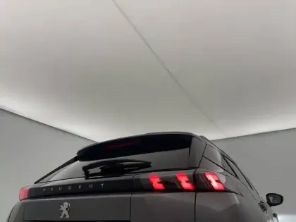 Photo 29 Peugeot 2008  PureTech 130 S&S BVM6