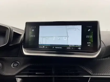 Photo 81 Peugeot 2008  PureTech 130 S&S BVM6
