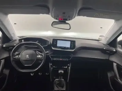 Photo 27 Peugeot 2008  PureTech 130 S&S BVM6