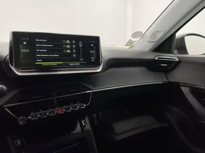 Photo 24 Peugeot 2008  PureTech 130 S&S BVM6