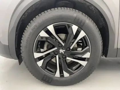 Photo 16 Peugeot 2008  PureTech 130 S&S BVM6