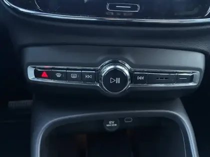 Photo 31 Volvo Xc40  B3 163 ch DCT7